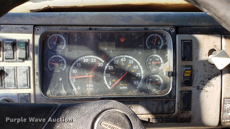 image for item DF3485 2004 Freightliner Business Class M2 dump truck