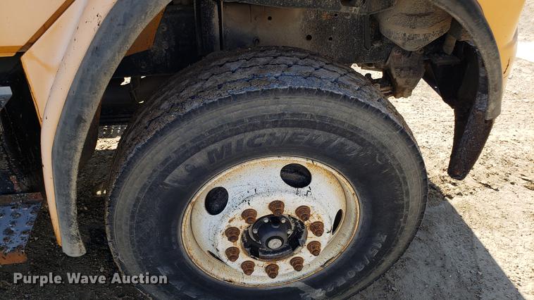 image for item DF3485 2004 Freightliner Business Class M2 dump truck