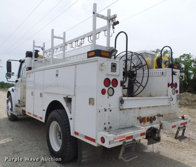 image for item DF7326 2007 Freightliner Business Class M2 service truck