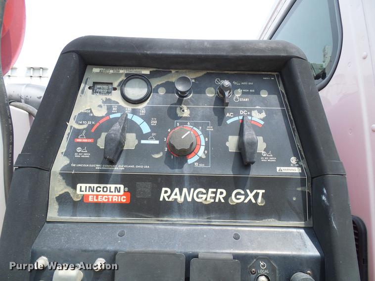 image for item DF7326 2007 Freightliner Business Class M2 service truck