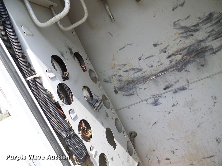 image for item DF7326 2007 Freightliner Business Class M2 service truck