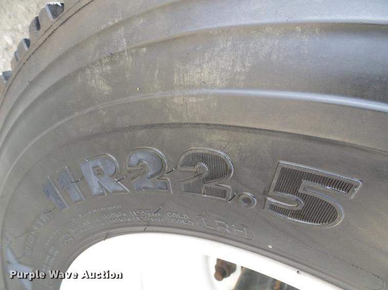 image for item DF7326 2007 Freightliner Business Class M2 service truck