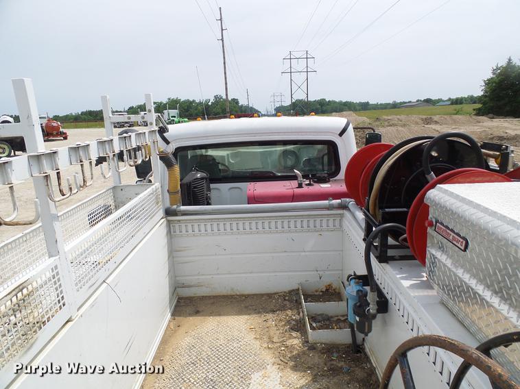 image for item DF7326 2007 Freightliner Business Class M2 service truck