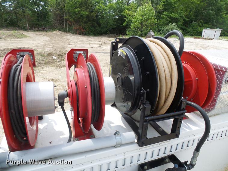 image for item DF7326 2007 Freightliner Business Class M2 service truck