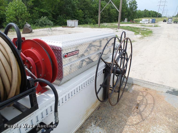 image for item DF7326 2007 Freightliner Business Class M2 service truck