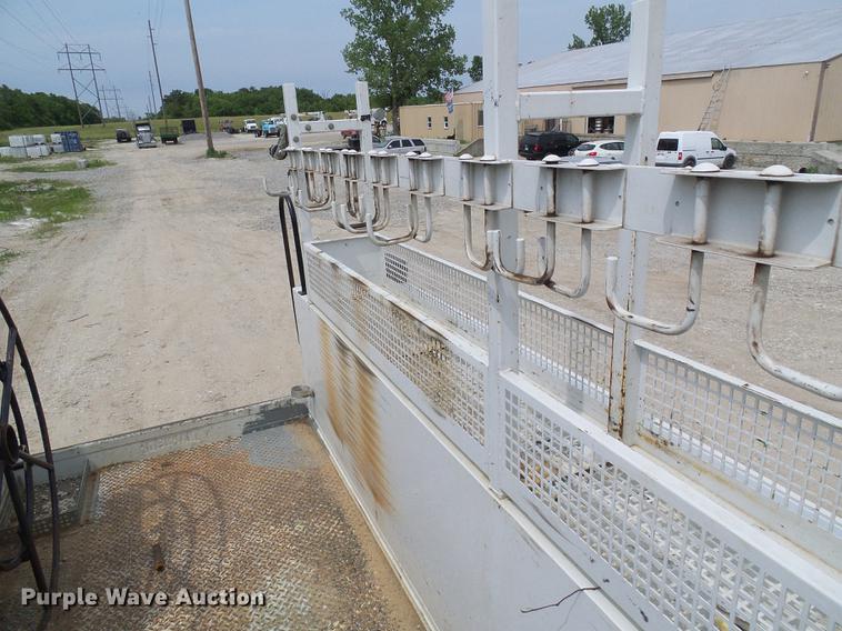 image for item DF7326 2007 Freightliner Business Class M2 service truck