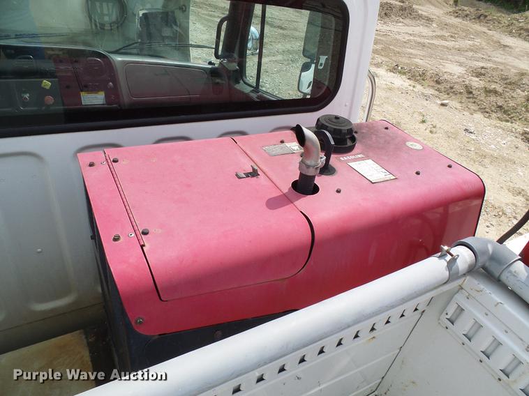 image for item DF7326 2007 Freightliner Business Class M2 service truck