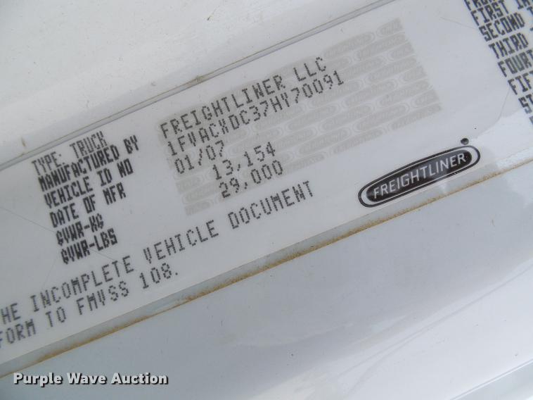 image for item DF7326 2007 Freightliner Business Class M2 service truck