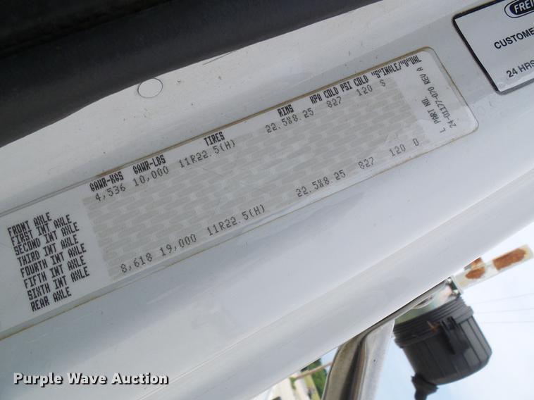 image for item DF7326 2007 Freightliner Business Class M2 service truck