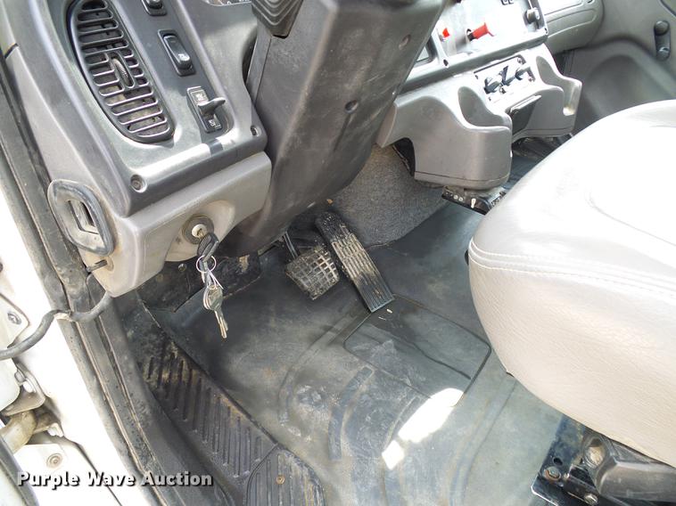 image for item DF7326 2007 Freightliner Business Class M2 service truck