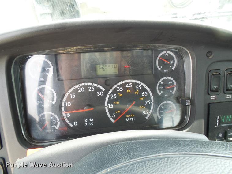 image for item DF7326 2007 Freightliner Business Class M2 service truck