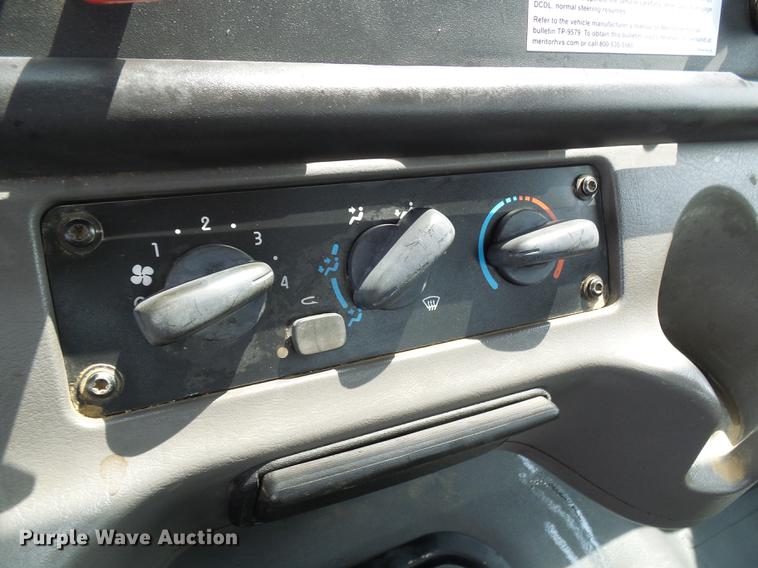 image for item DF7326 2007 Freightliner Business Class M2 service truck