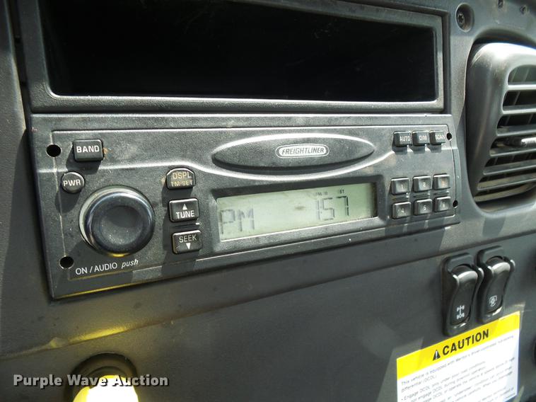 image for item DF7326 2007 Freightliner Business Class M2 service truck