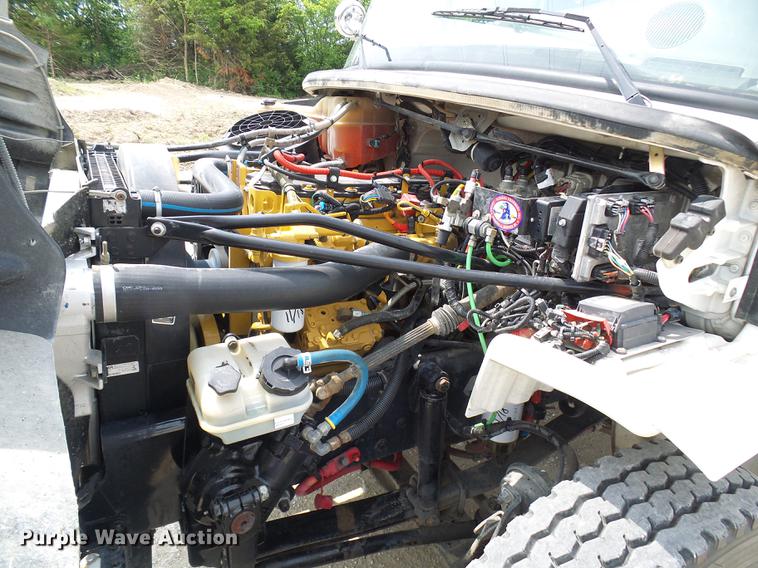 image for item DF7326 2007 Freightliner Business Class M2 service truck