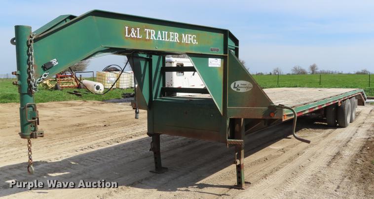 image for item DF7820 2003 L&L equipment trailer