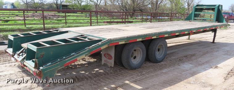 image for item DF7820 2003 L&L equipment trailer