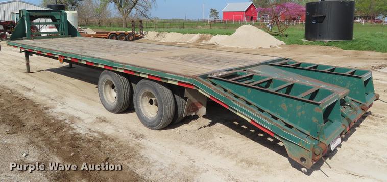 image for item DF7820 2003 L&L equipment trailer