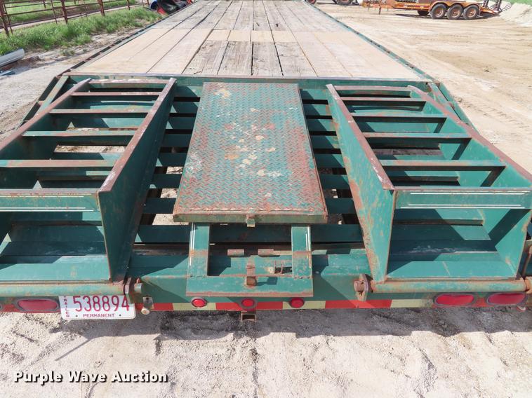 image for item DF7820 2003 L&L equipment trailer