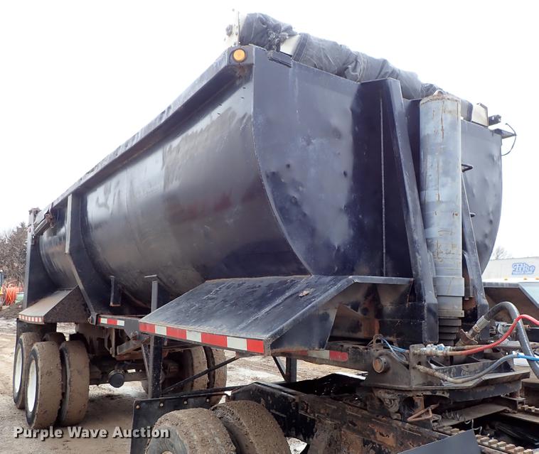 image for item DF8670 1995 Clement end dump trailer