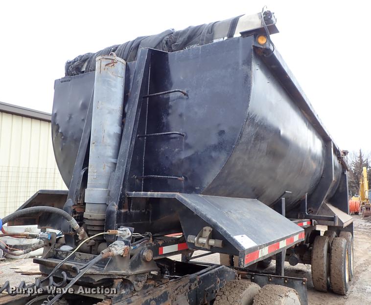 image for item DF8670 1995 Clement end dump trailer