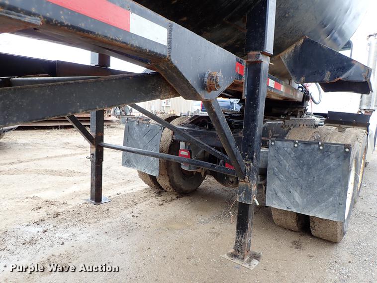 image for item DF8670 1995 Clement end dump trailer