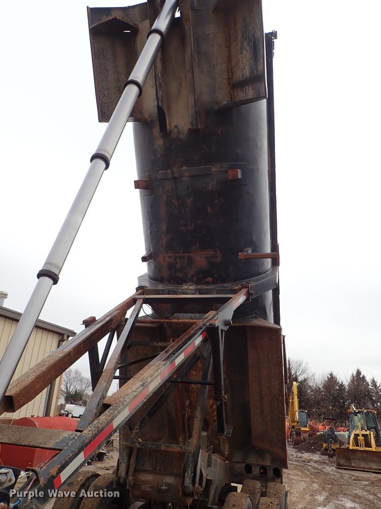 image for item DF8670 1995 Clement end dump trailer