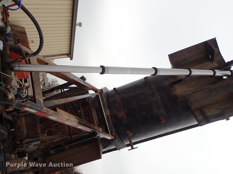 image for item DF8670 1995 Clement end dump trailer