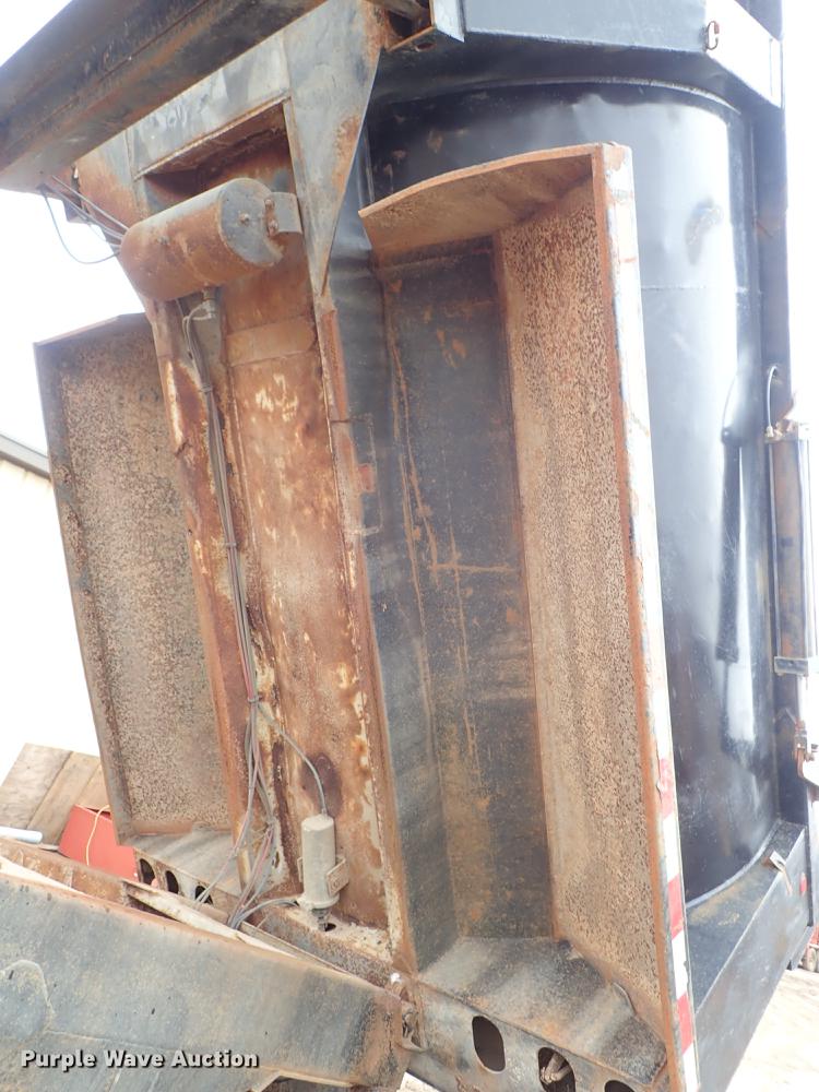 image for item DF8670 1995 Clement end dump trailer