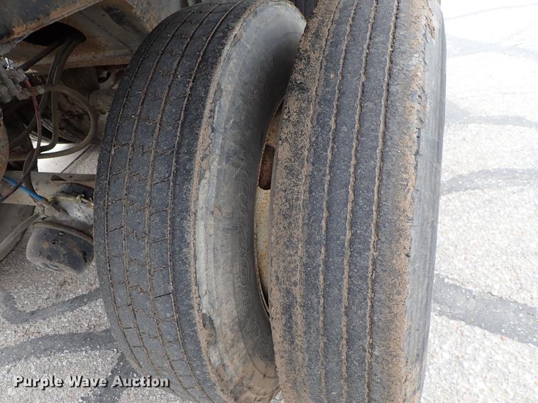 image for item DF8670 1995 Clement end dump trailer