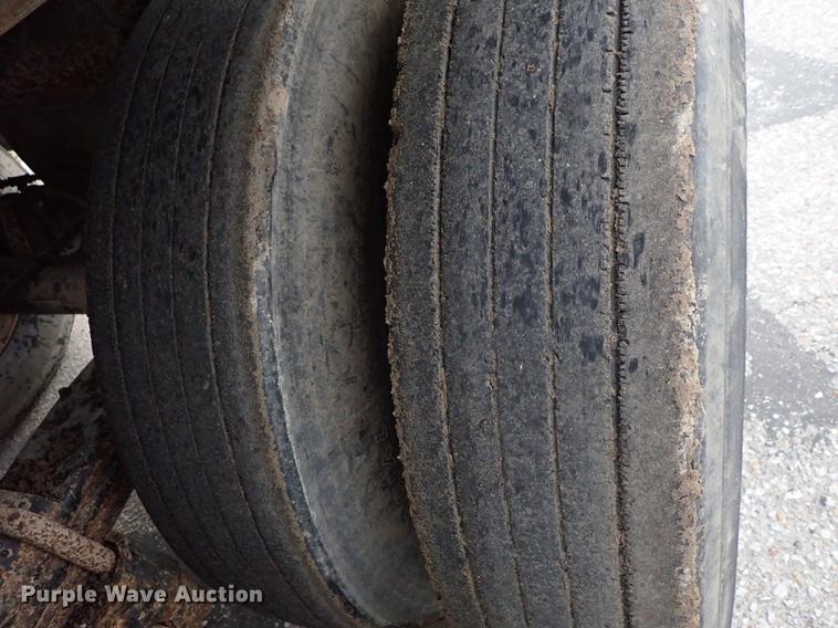 image for item DF8670 1995 Clement end dump trailer