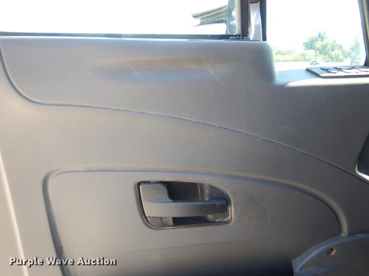 image for item DG1131 2013 International TerraStar SFA flatbed truck