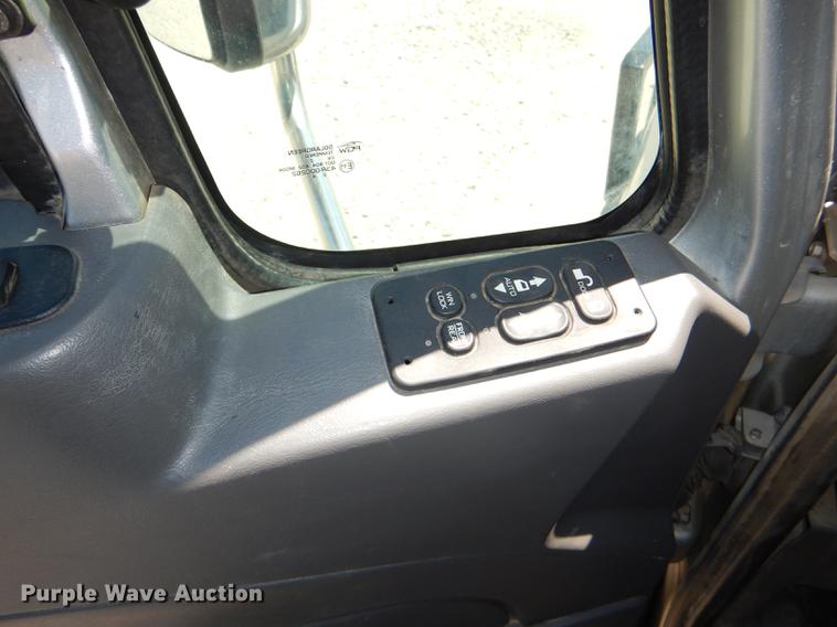 image for item DG1131 2013 International TerraStar SFA flatbed truck