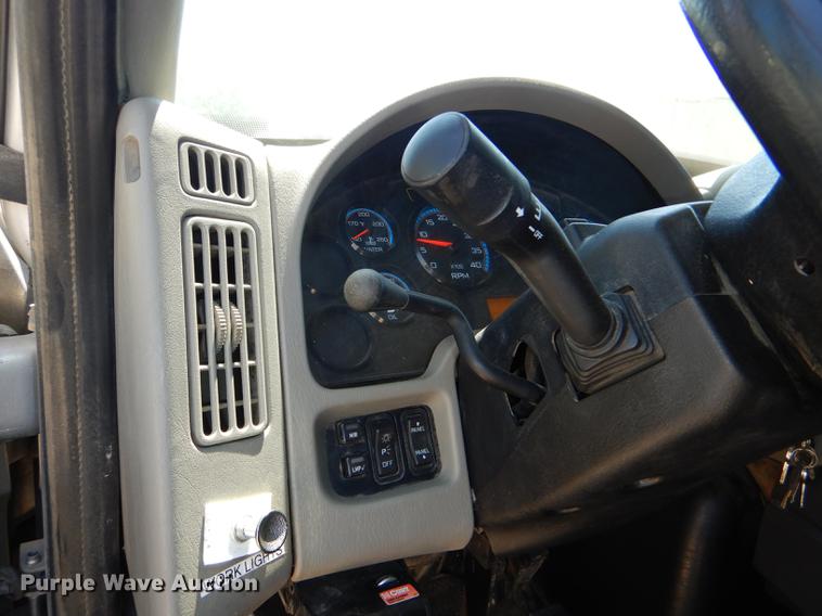 image for item DG1131 2013 International TerraStar SFA flatbed truck