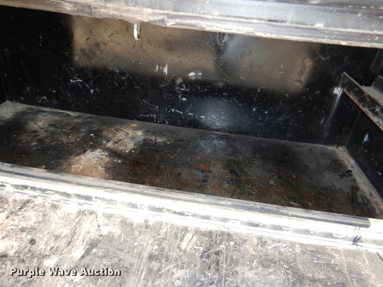 image for item DG1131 2013 International TerraStar SFA flatbed truck