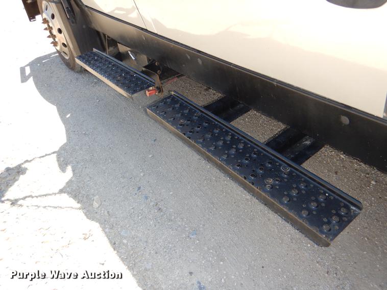 image for item DG1131 2013 International TerraStar SFA flatbed truck