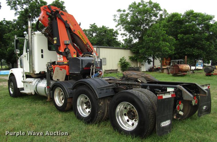 image for item DG1179 2011 Freightliner Coronado SD crane truck