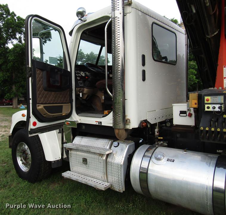 image for item DG1179 2011 Freightliner Coronado SD crane truck