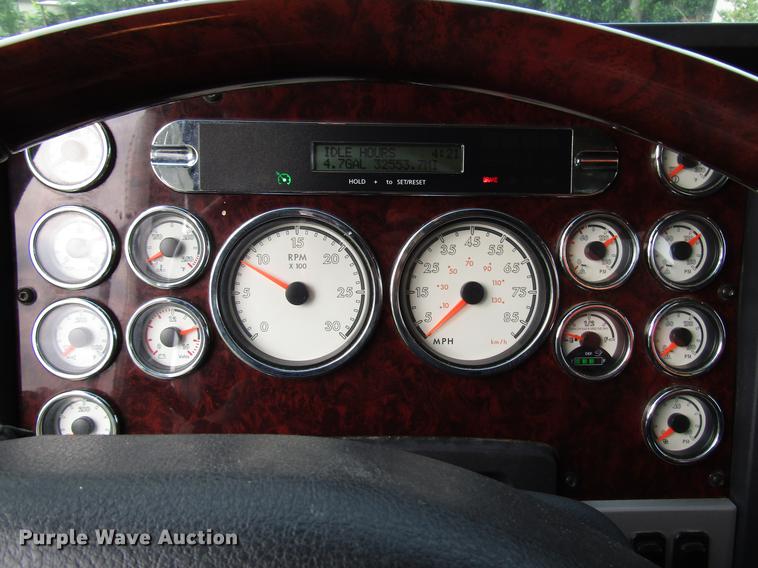 image for item DG1179 2011 Freightliner Coronado SD crane truck