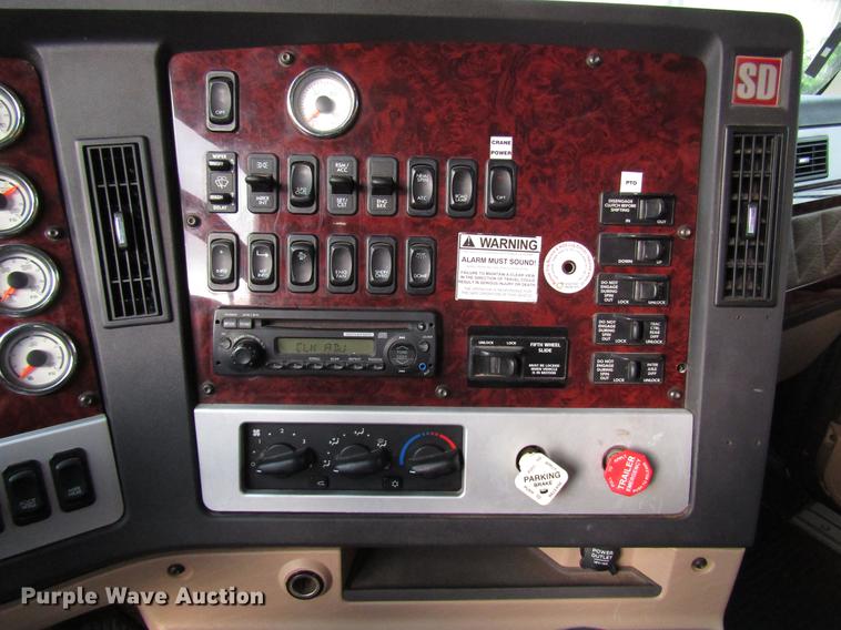 image for item DG1179 2011 Freightliner Coronado SD crane truck