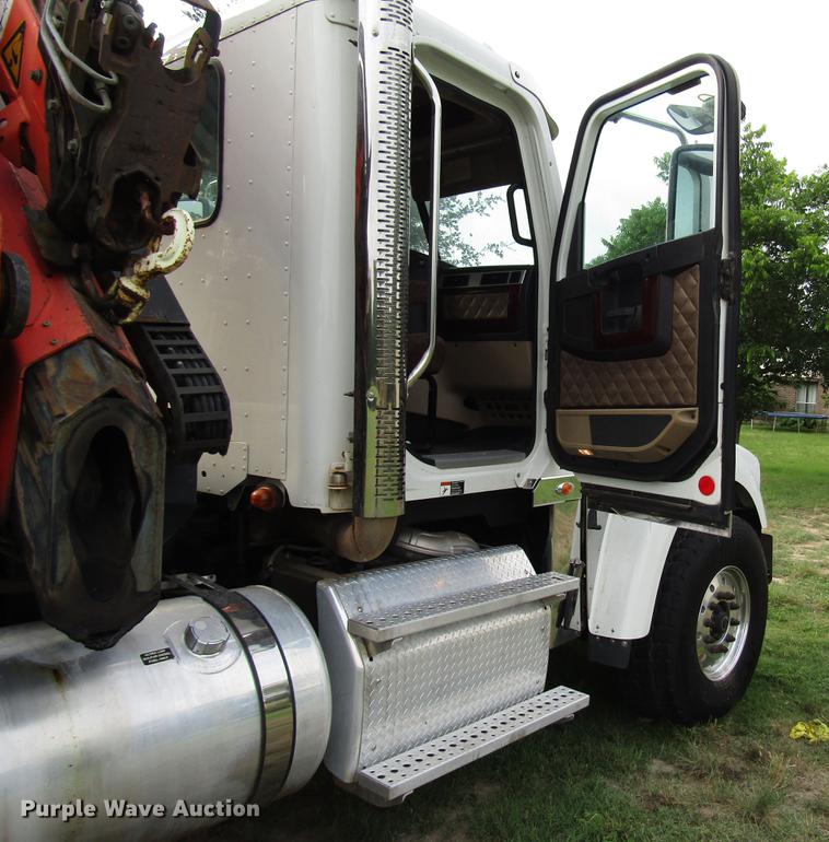 image for item DG1179 2011 Freightliner Coronado SD crane truck