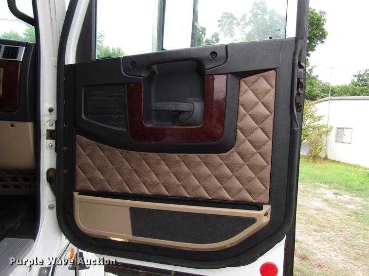 image for item DG1179 2011 Freightliner Coronado SD crane truck