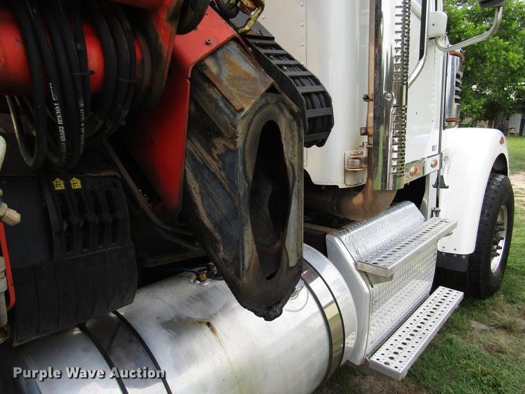 image for item DG1179 2011 Freightliner Coronado SD crane truck