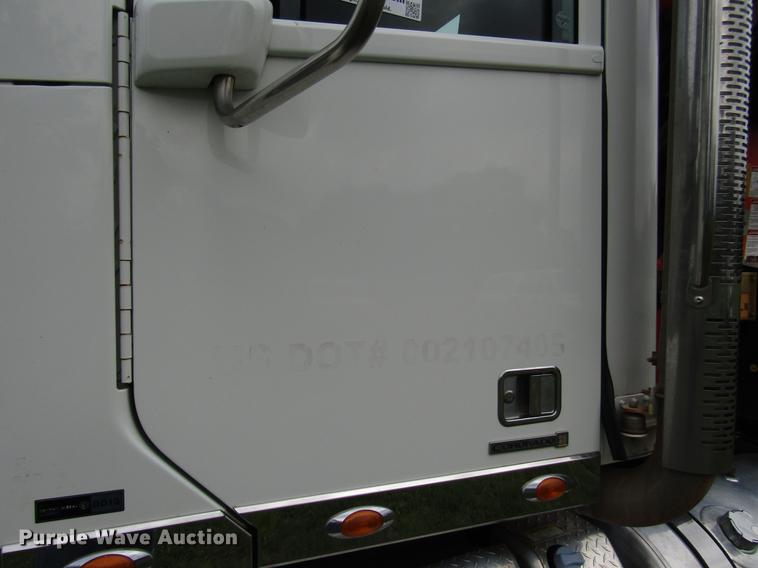 image for item DG1179 2011 Freightliner Coronado SD crane truck