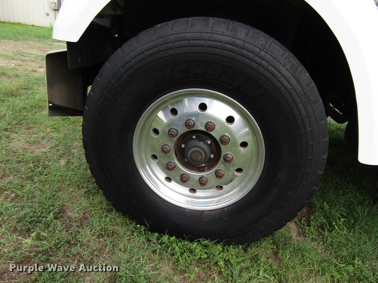 image for item DG1179 2011 Freightliner Coronado SD crane truck