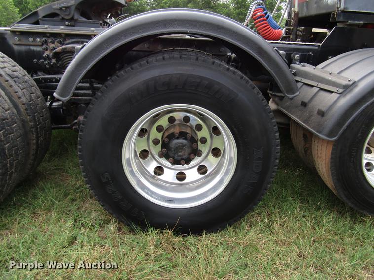 image for item DG1179 2011 Freightliner Coronado SD crane truck