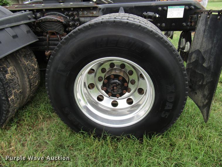 image for item DG1179 2011 Freightliner Coronado SD crane truck