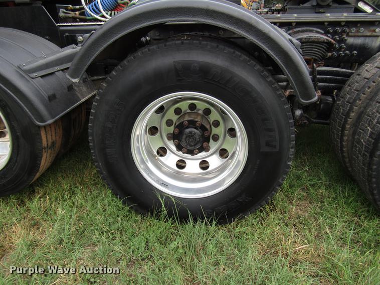 image for item DG1179 2011 Freightliner Coronado SD crane truck