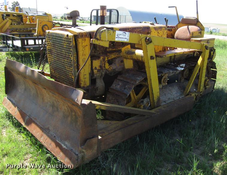 image for item DG1230 Caterpillar dozer