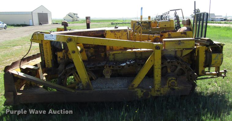 image for item DG1230 Caterpillar dozer