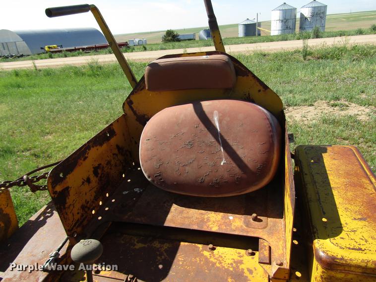 image for item DG1230 Caterpillar dozer